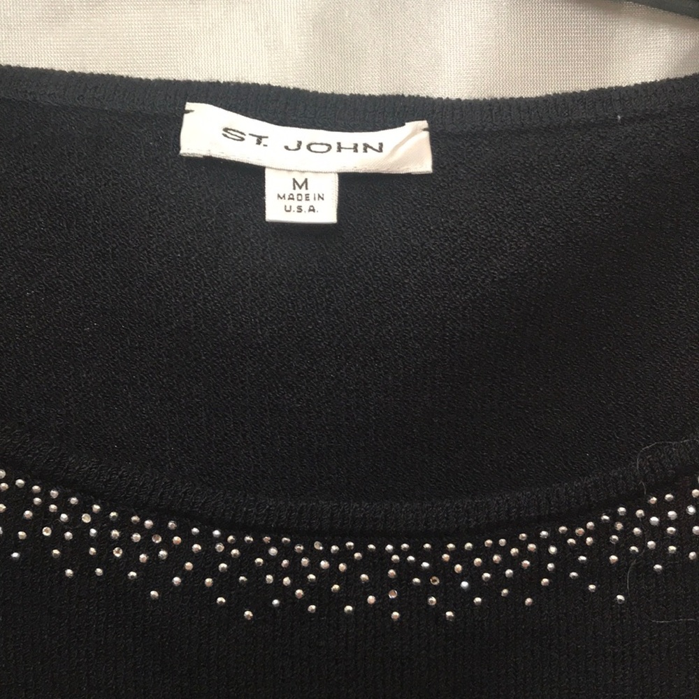 St.John knit top. Size Medium